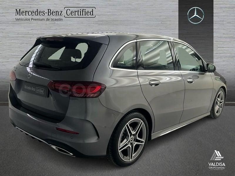 Usado Mercedes B200 AMG line 150 CV (110 kW) 2025 Gris / plateado Monovolumen