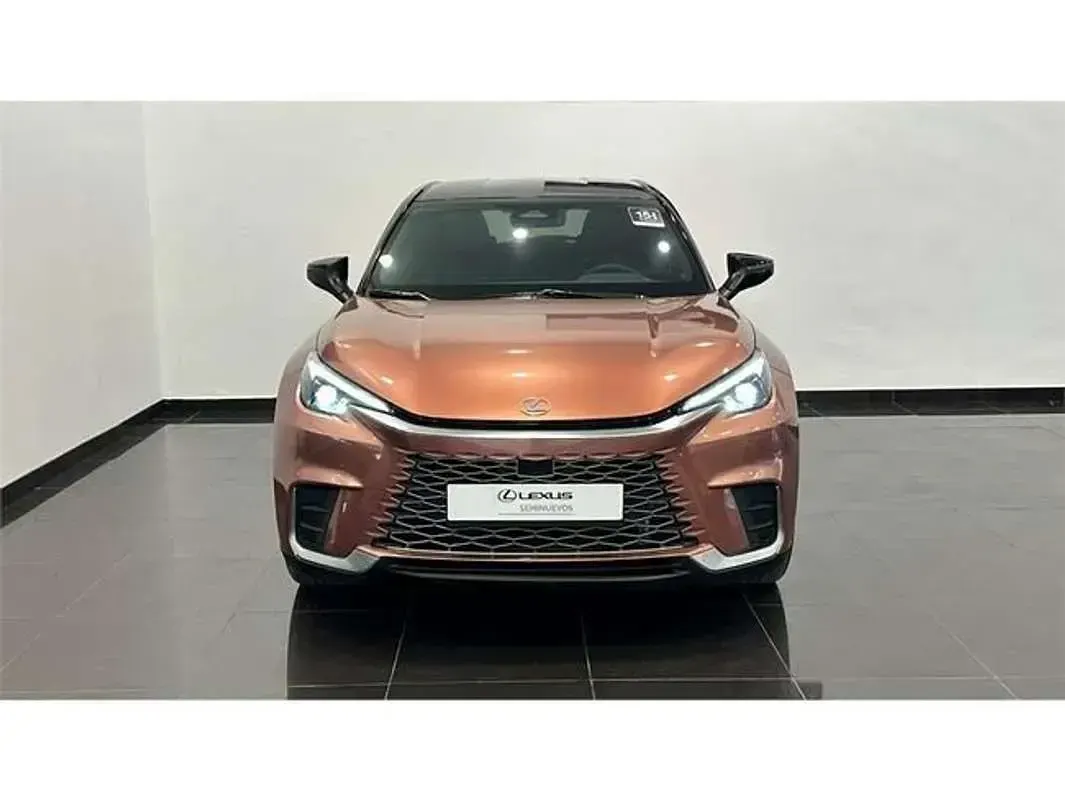 Usado Lexus LBX 136 CV (100 kW) 2025 Blanco SUV
