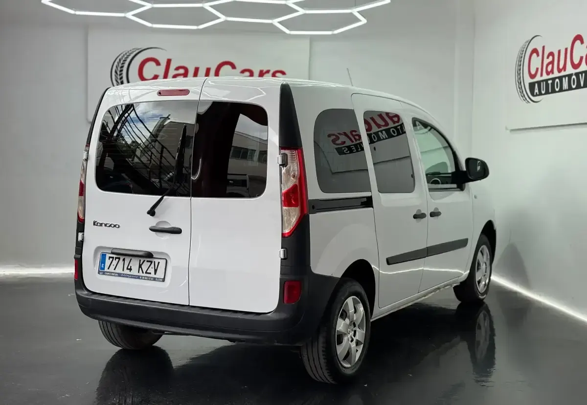 Usado Renault Kangoo 95 CV (69 kW) 2019 Blanco Monovolumen