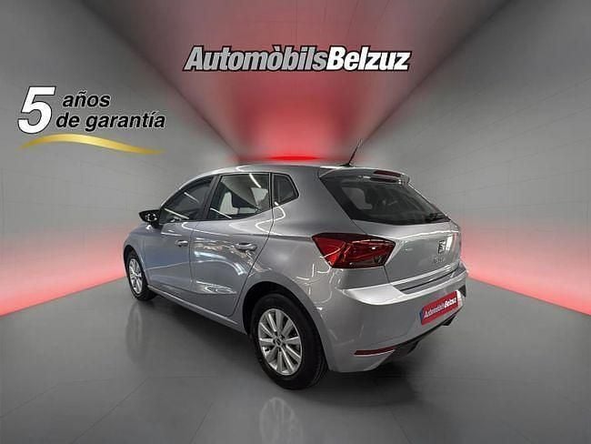 Usado Seat Ibiza Style Plus 110 CV (80 kW) 2022 Gris Utilitario