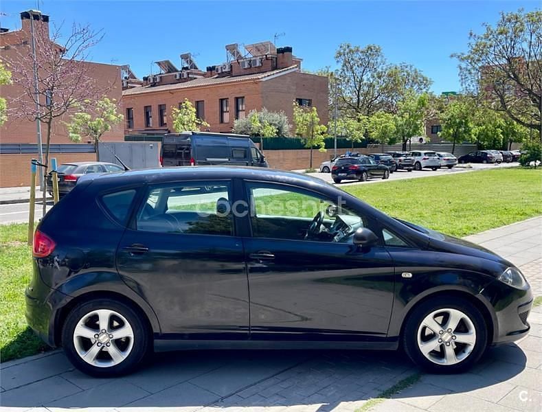 Usado Seat Altea Stylance 105 CV (77 kW) 2007 Negro Monovolumen