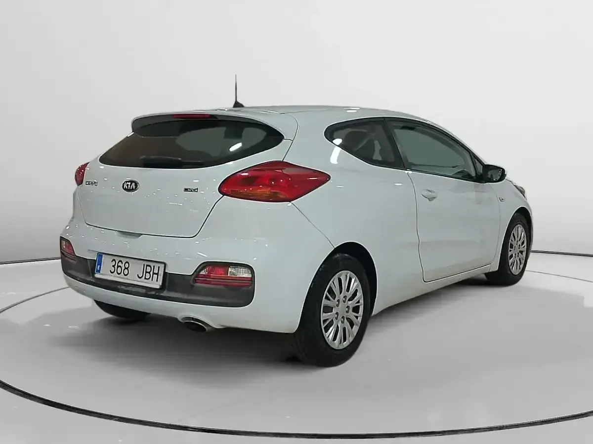 Usado Kia Ceed GT 110 CV (80 kW) 2014 Blanco Berlina