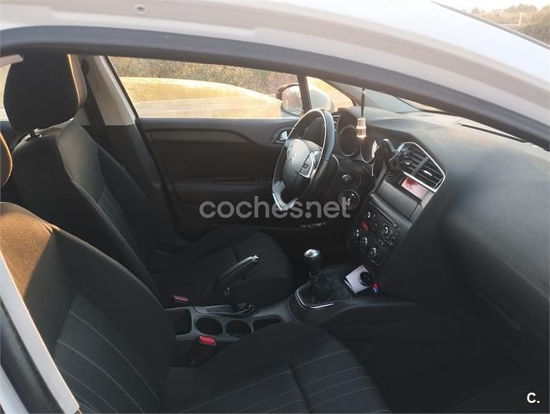 Usado Citroën C4 Live 99 CV (72 kW) 2015 Blanco Berlina