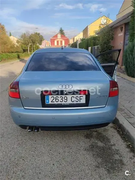 Usado Audi A6 163 CV (119 kW) 2004 Gris / plata Berlina