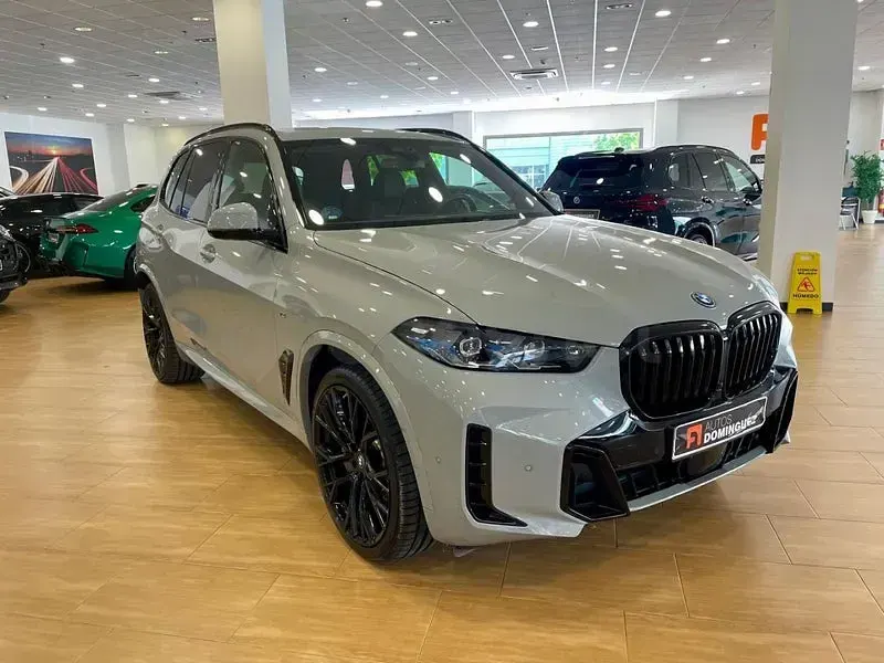 Usado BMW X5 M Sport 489 CV (359 kW) 2025 Gris / plata SUV