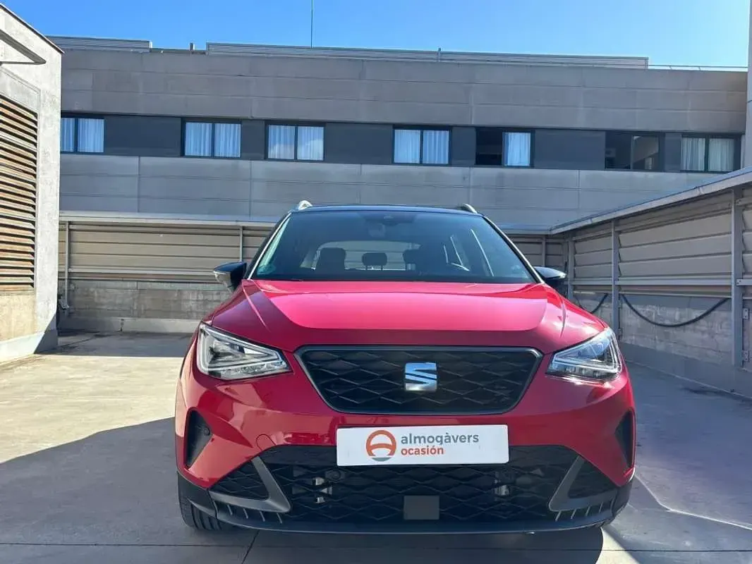 Usado Seat Arona FR 116 CV (85 kW) 2025 Rojo SUV