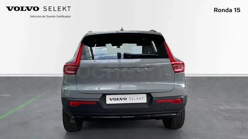 Novo Volvo XC40 Plus 163 HP (119 kW) 2025 Cinzento SUV