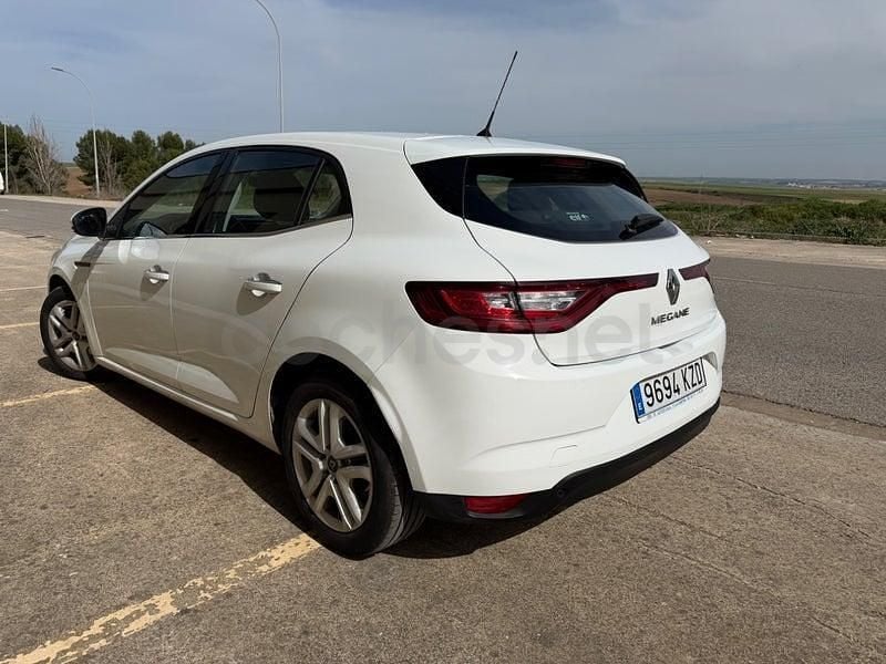 Usado Renault Mégane IV Business 115 CV (84 kW) 2019 Blanco Berlina