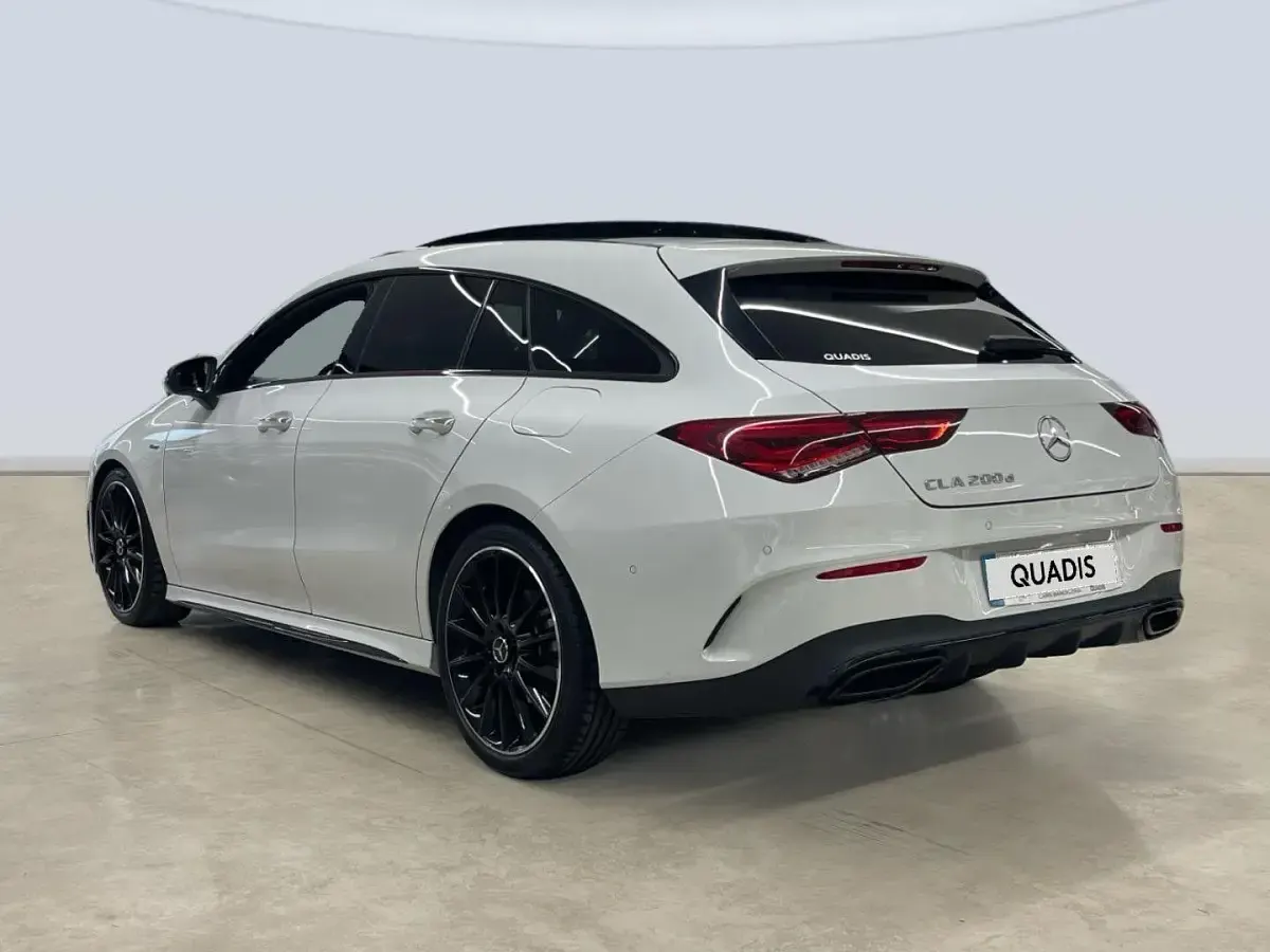 Usado Mercedes CLA200 150 CV (110 kW) 2022 Blanco Familiar