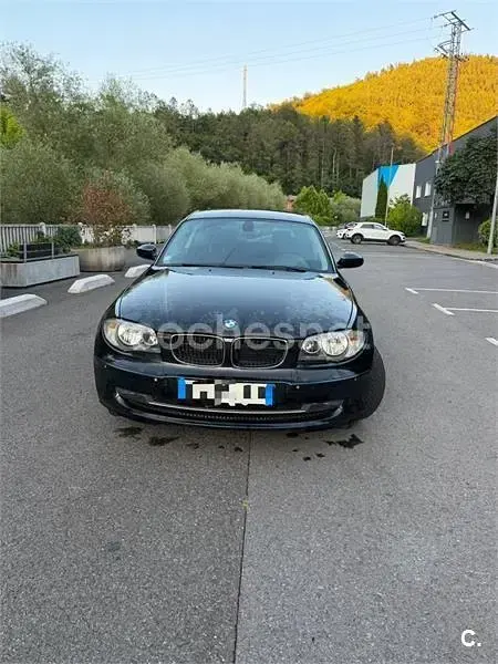 Usado BMW 118 143 CV (105 kW) 2007 Negro Utilitario