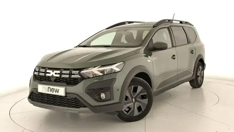 Usado Dacia Jogger Expression 101 CV (74 kW) 2025 Verde Monovolumen