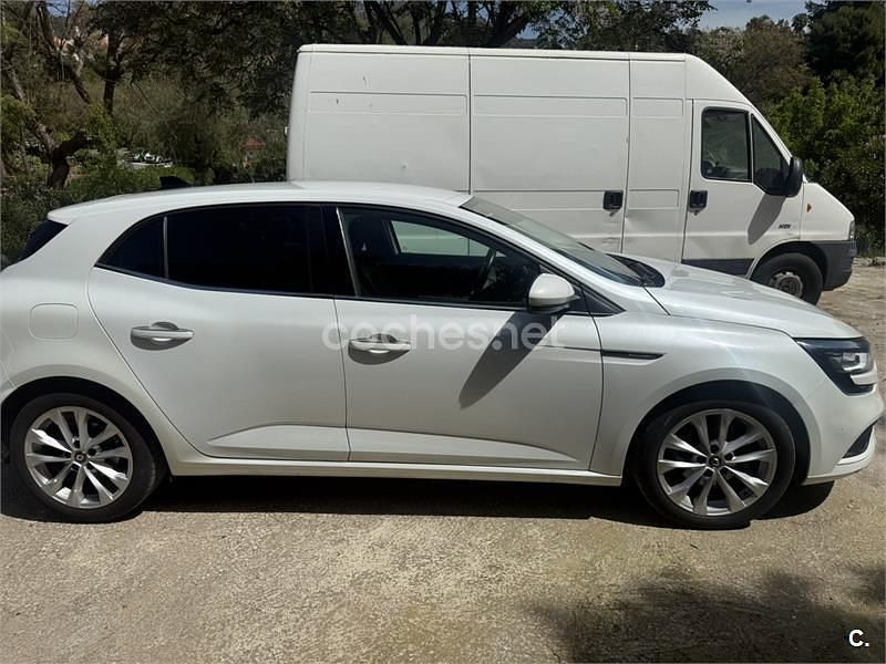 Usado Renault Mégane IV Zen 140 CV (102 kW) 2019 Blanco Berlina