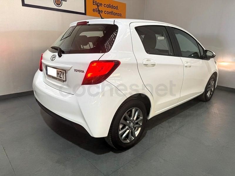 Usado Toyota Yaris Active 90 CV (66 kW) 2014 Blanco Berlina