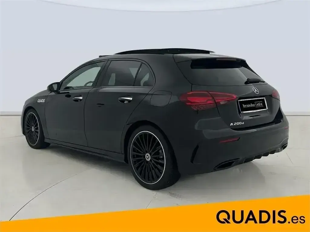 Nuevo Mercedes A200 150 CV (110 kW) 2026 Negro Berlina