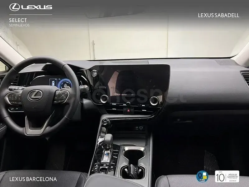Usado Lexus NX450h+ 292 CV (214 kW) 2025 Gris / plata SUV