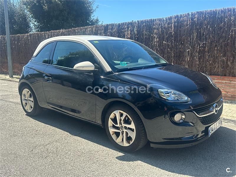 Usado Opel Adam Glam 100 CV (73 kW) 2016 Negro Utilitario