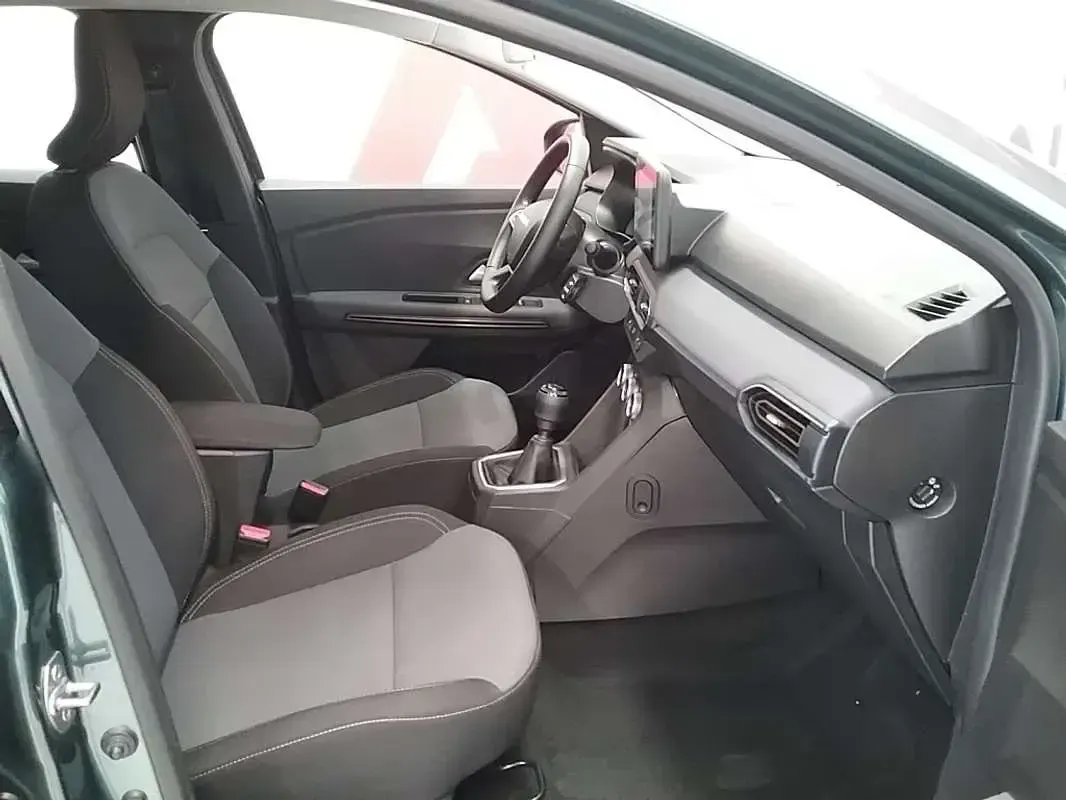 Usado Dacia Sandero Extreme 101 CV (74 kW) 2025 Verde Utilitario