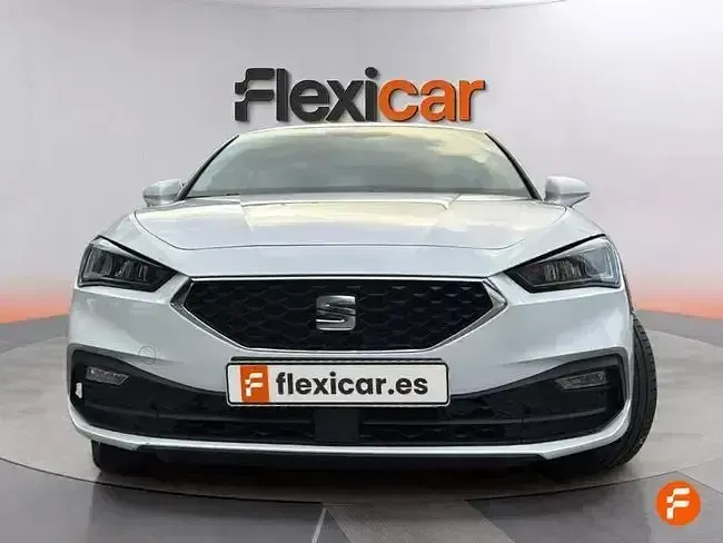 Usado Seat Leon Style 110 CV (80 kW) 2024 Blanco