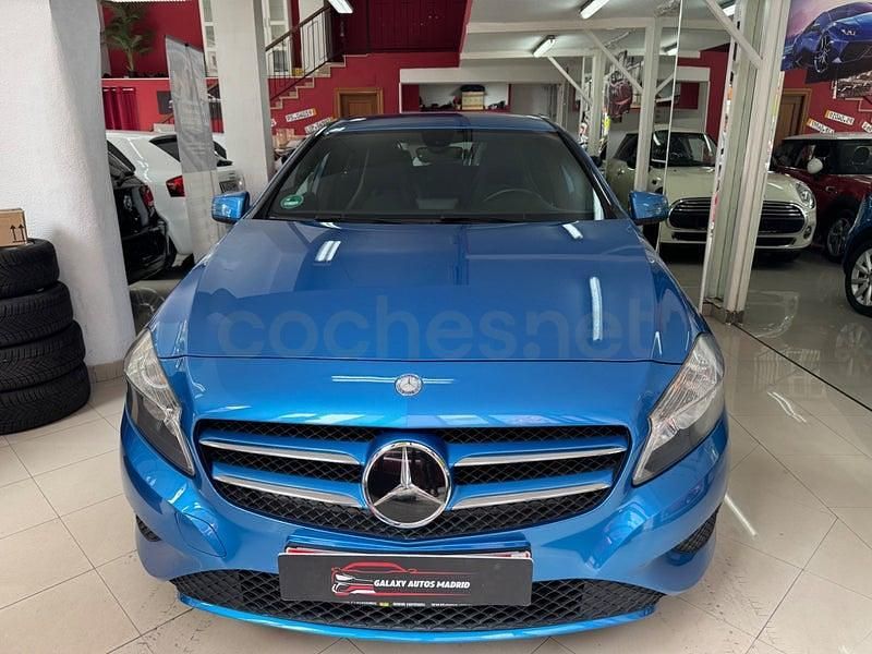 Usado Mercedes A180 Style 122 HP (89 kW) 2013 Azul Sedan
