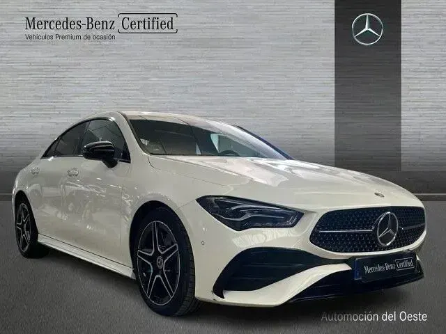 Usado Mercedes CLA220 190 CV (139 kW) 2025 Blanco polar Berlina