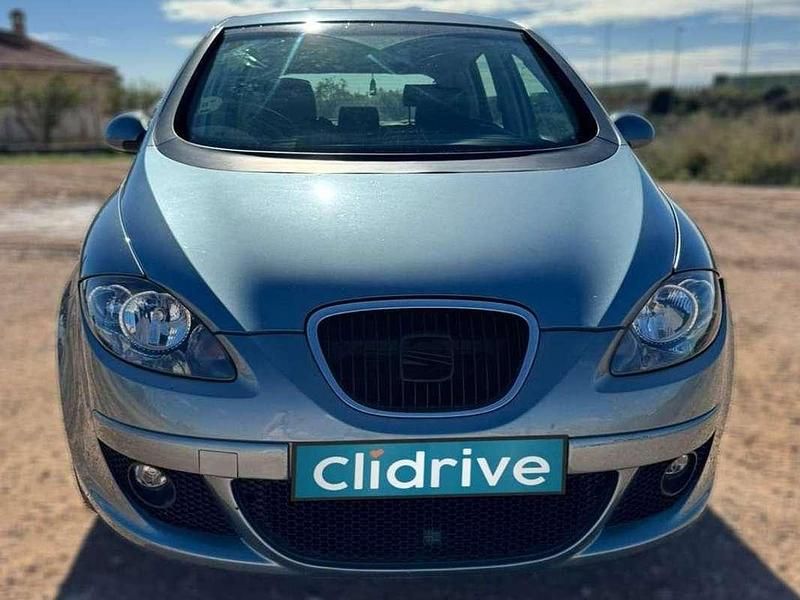 Usado Seat Altea Reference 102 CV (75 kW) 2004 Azul Monovolumen