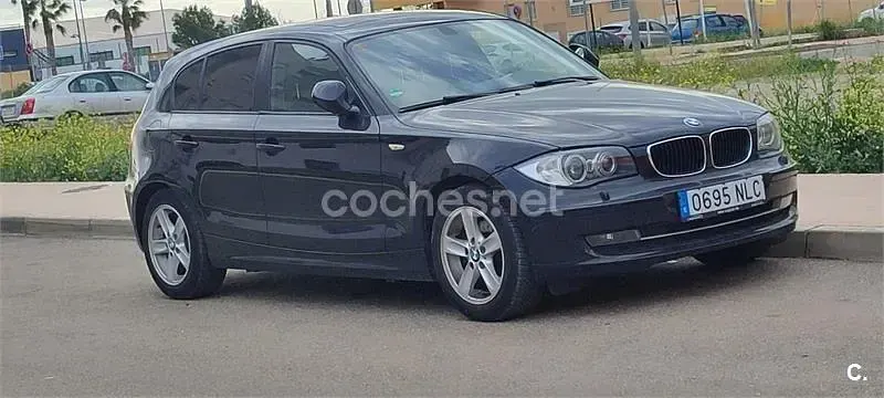 Usado BMW 120 177 CV (130 kW) 2010 Negro Utilitario