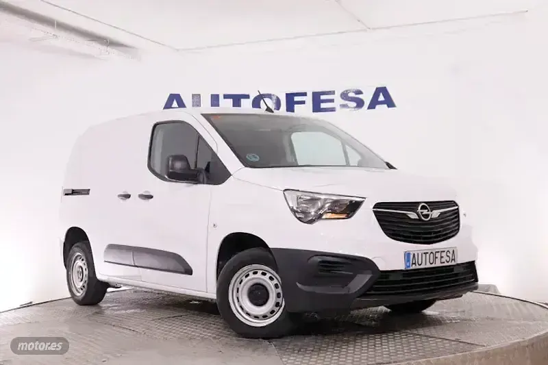 Usado Opel Combo 100 CV (73 kW) 2022 Blanco Monovolumen