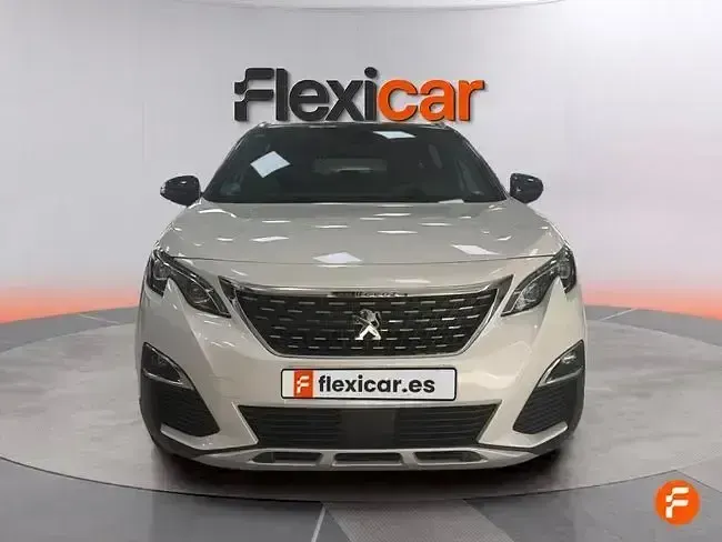 Usado Peugeot 5008 Allure 130 CV (95 kW) 2020 Blanco SUV
