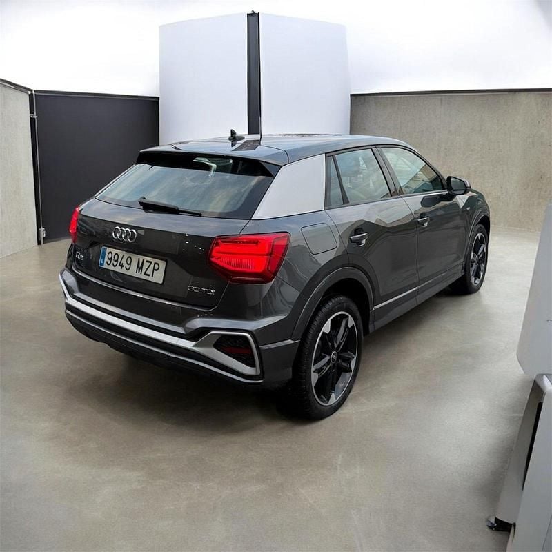 Usado Audi Q2 S-Line 116 HP (85 kW) 2025 Cinzento SUV