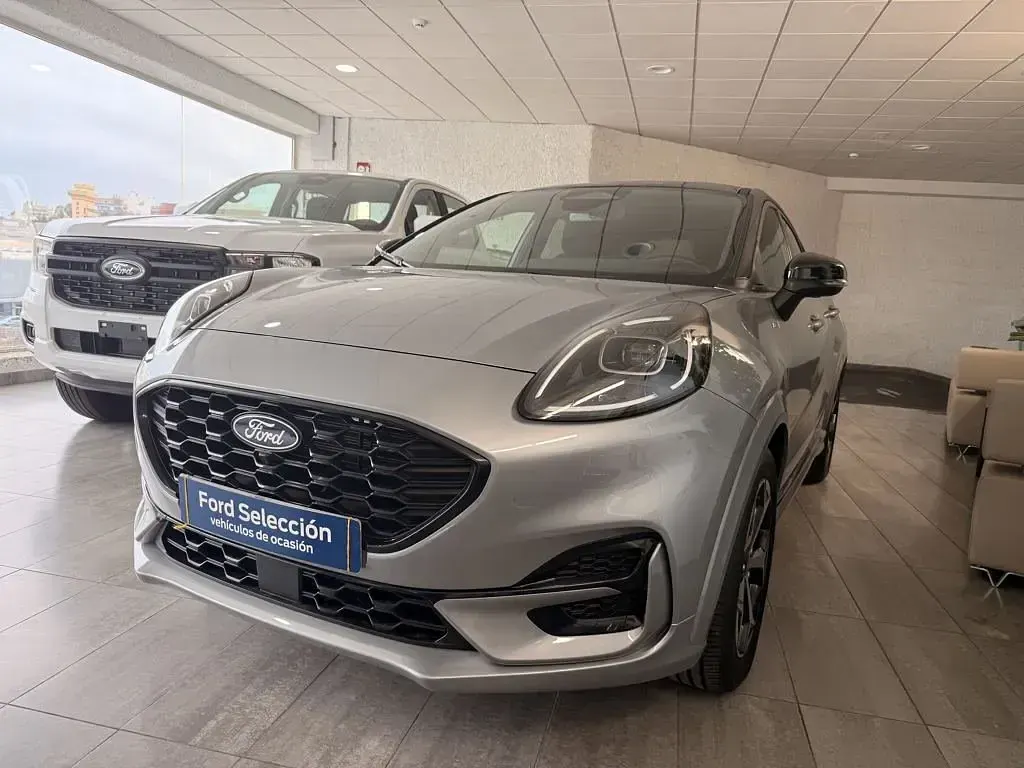 Usado Ford Puma ST-Line 125 CV (91 kW) 2025 Plata solar (metalizado) SUV