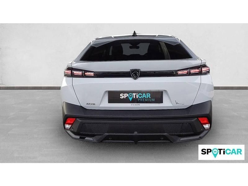 Usado Peugeot 408 Allure 136 CV (100 kW) 2024 Blanco Berlina