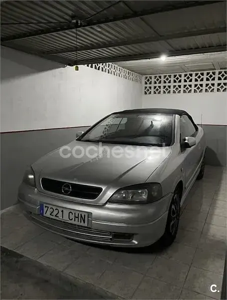 Usado Opel Astra 125 CV (91 kW) 2003 Gris / plata Descapotable