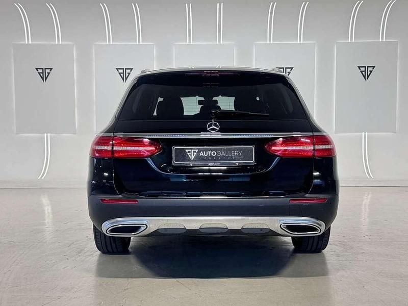 Usado Mercedes E400 340 CV (250 kW) 2019 Negro Familiar