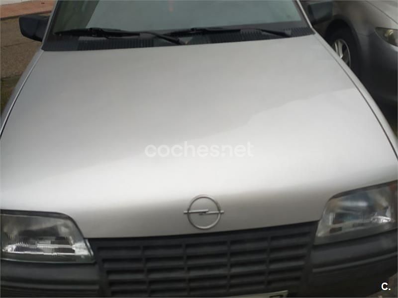 Usado Opel Kadett S 75 CV (55 kW) 1987 Gris / plata Utilitario