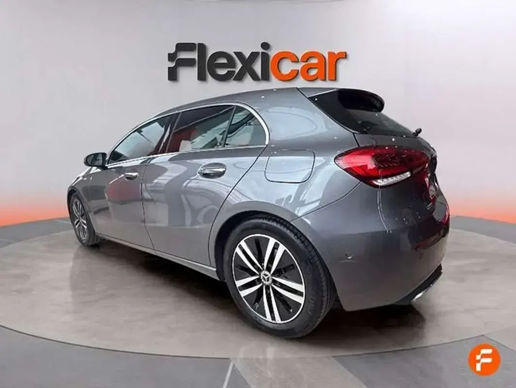 Usado Mercedes A200 163 CV (119 kW) 2022 Gris Berlina