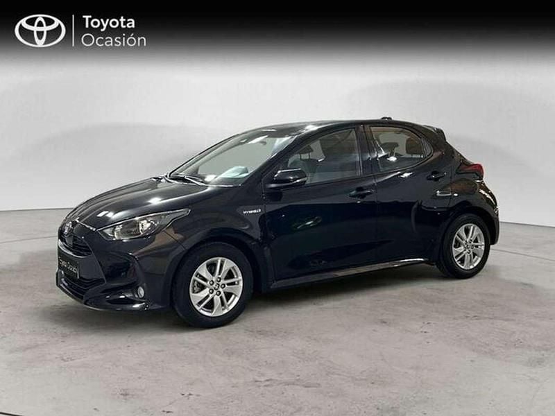 Negro Usado 2025 Toyota Yaris Hybrid Active Berlina | 18.100 € (Super precio) - Imagen 1/4