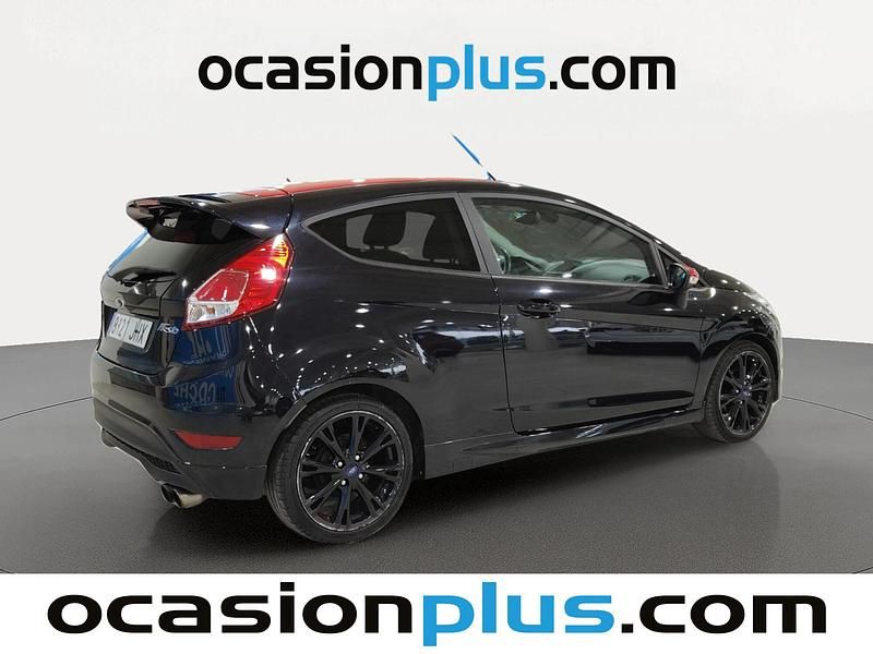 Usado Ford Fiesta 140 CV (102 kW) 2015 Negro Utilitario