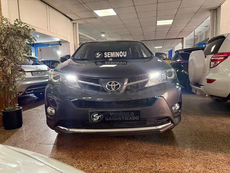 Usado Toyota RAV4 Executive 150 CV (110 kW) 2014 Gris / plata SUV