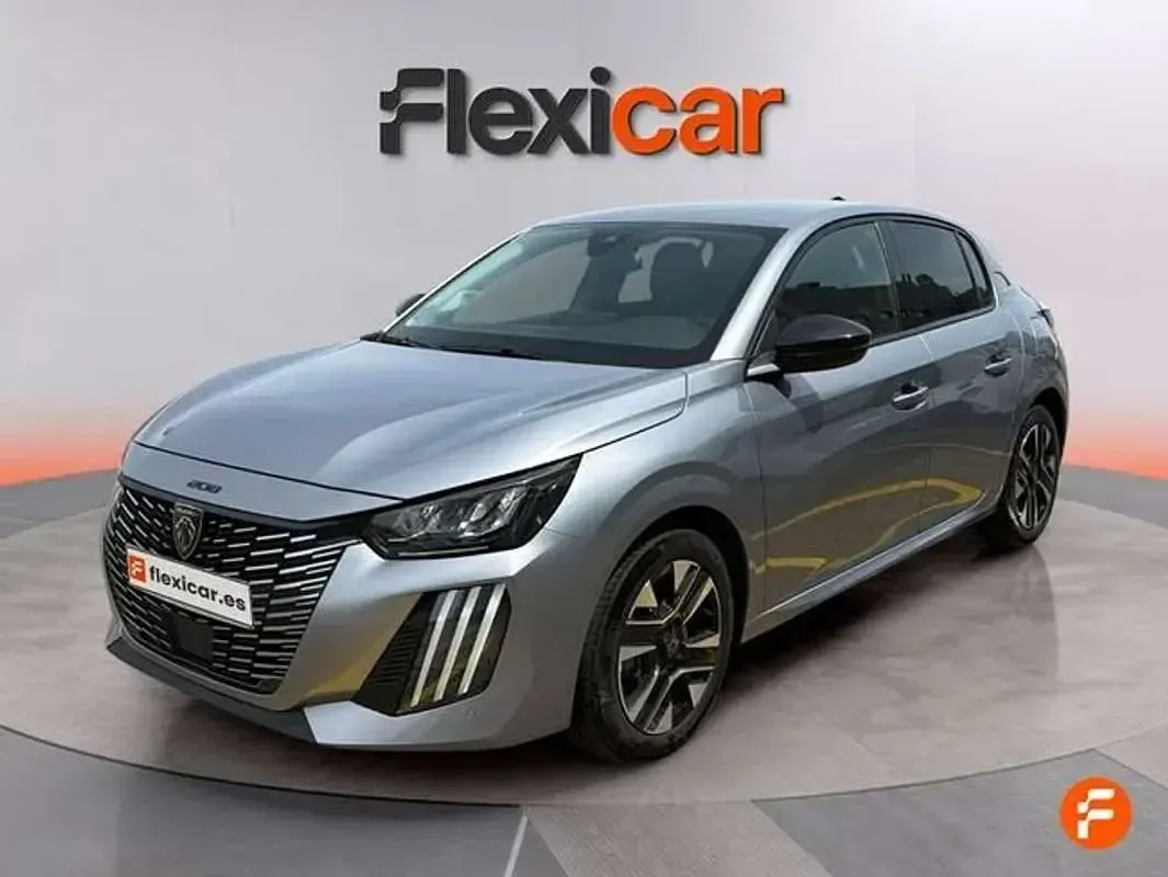 Usado Peugeot 208 Allure 101 CV (74 kW) 2025 Gris Utilitario