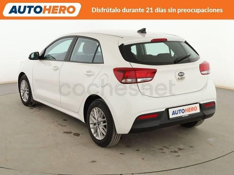 Usado Kia Rio 85 CV (62 kW) 2020 Blanco Berlina