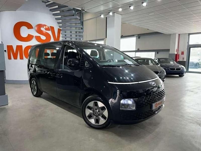 Usado Hyundai Staria 177 CV (130 kW) 2023 Negro Monovolumen