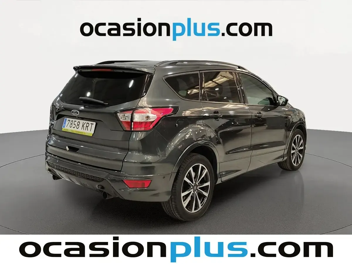 Usado Ford Kuga ST-Line 150 CV (110 kW) 2018 Gris SUV