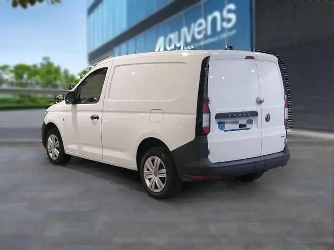 Usado VW Caddy 122 CV (89 kW) 2022 Blanco Monovolumen