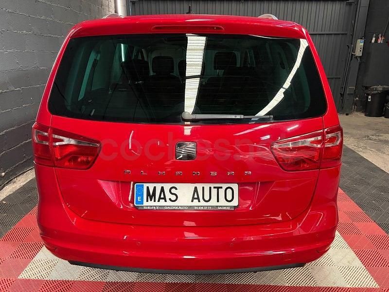 Usado Seat Alhambra Style 140 CV (102 kW) 2015 Rojo Monovolumen