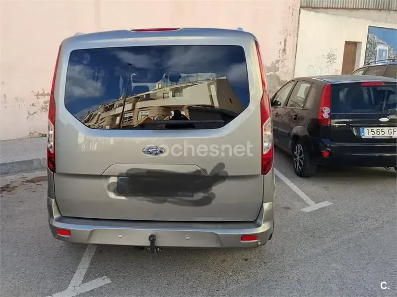Usado Ford Tourneo Connect Titanium 120 CV (88 kW) 2017 Beige Monovolumen