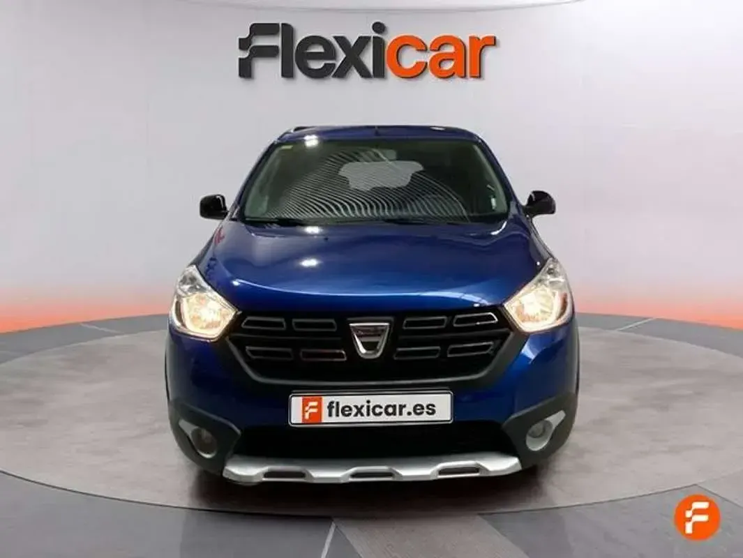 Usado Dacia Lodgy Comfort 131 CV (96 kW) 2020 Azul Monovolumen