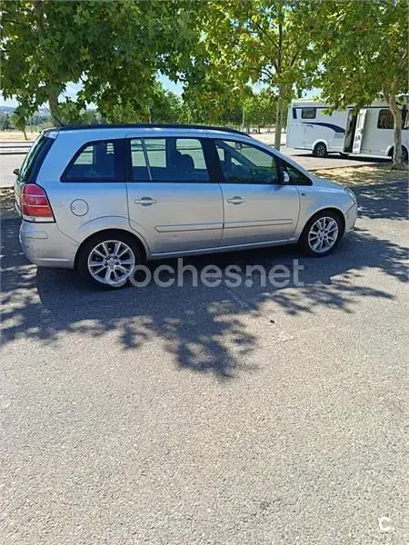 Usado Opel Zafira Cosmo 120 CV (88 kW) 2006 Gris / plata Monovolumen