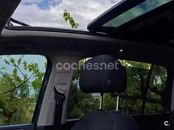 Usado VW Touran R-line 116 CV (85 kW) 2024 Gris / plata Monovolumen