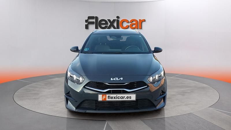 Usado Kia Ceed Style 100 CV (73 kW) 2025 Gris Utilitario