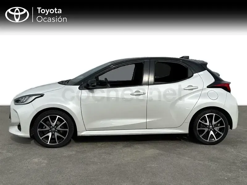 Usado Toyota Yaris Hybrid Plus 116 CV (85 kW) 2022 Blanco Berlina